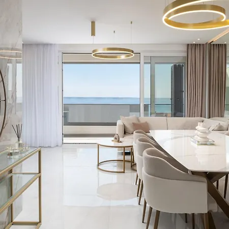 Penthouse La Vie With Seaview And Jacuzzi * Podstrana