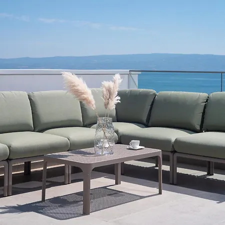 Apartment Penthouse La Vie With Seaview And Jacuzzi